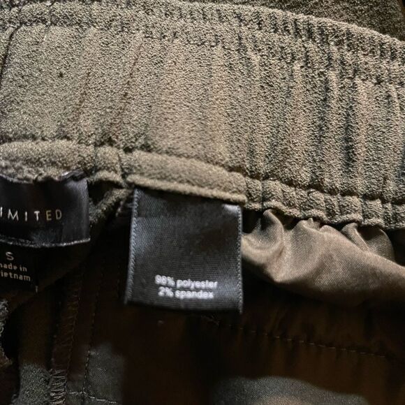 The Limited Wide capris with slits on each Leg - Picture 7 of 8